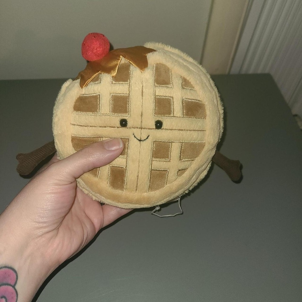 Jellycat Amuseable Waffle Plush Food Strawberry Syrup  Brown Tan - Picture 7 of 7